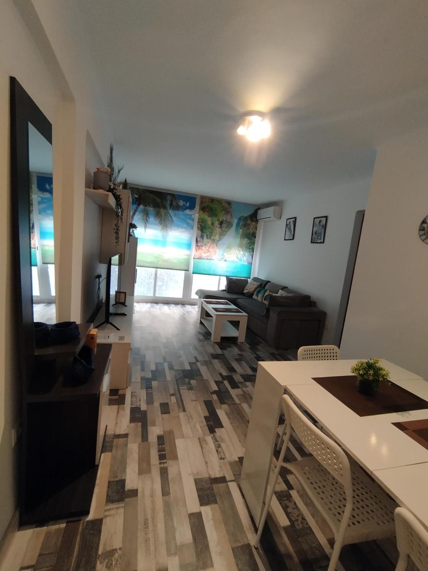 Alhóndiga El Palo Apartamento *