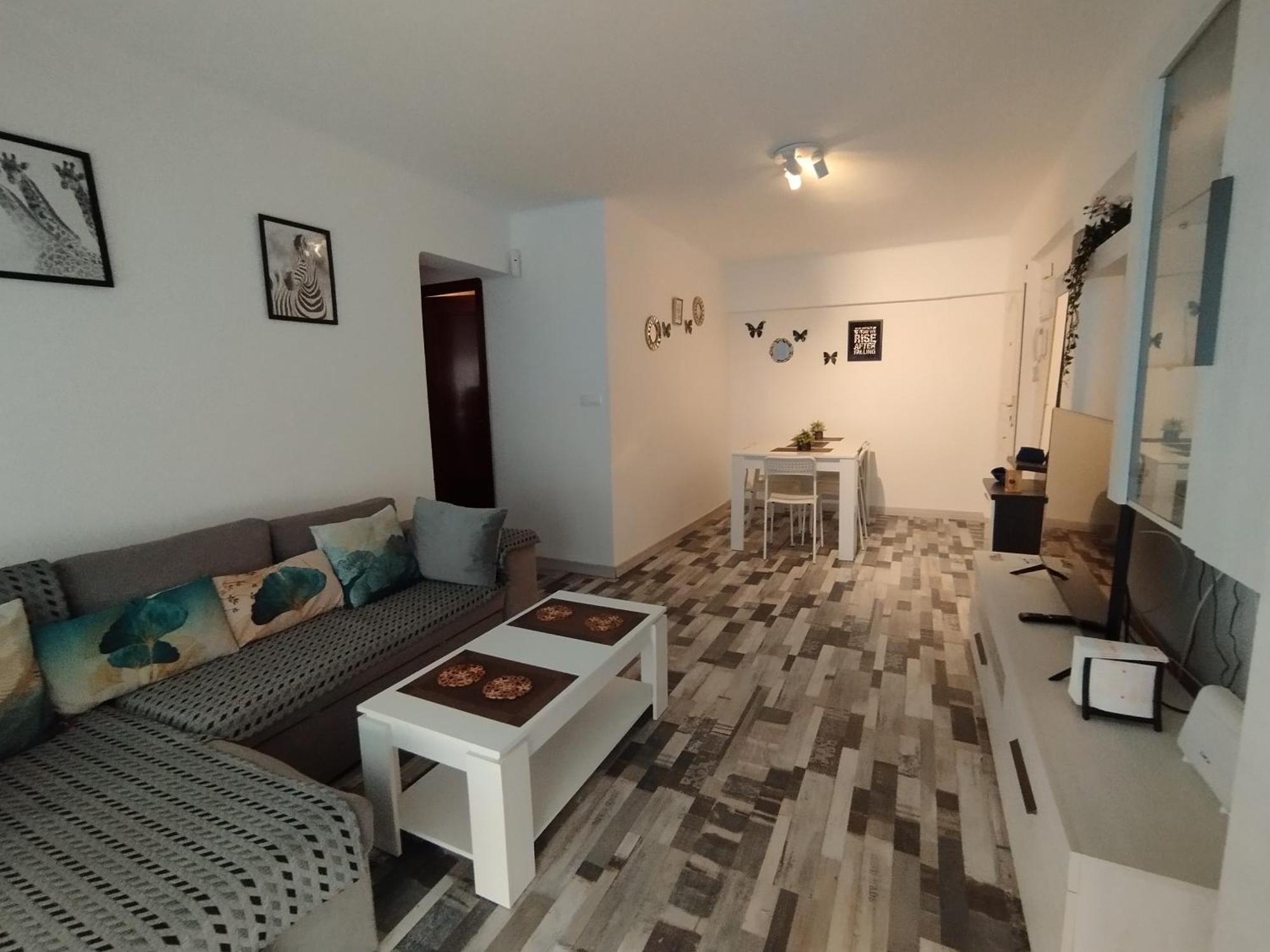 Alhóndiga El Palo Apartamento *